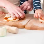 کلاس شیرینی پزی شاد مناسب کودک