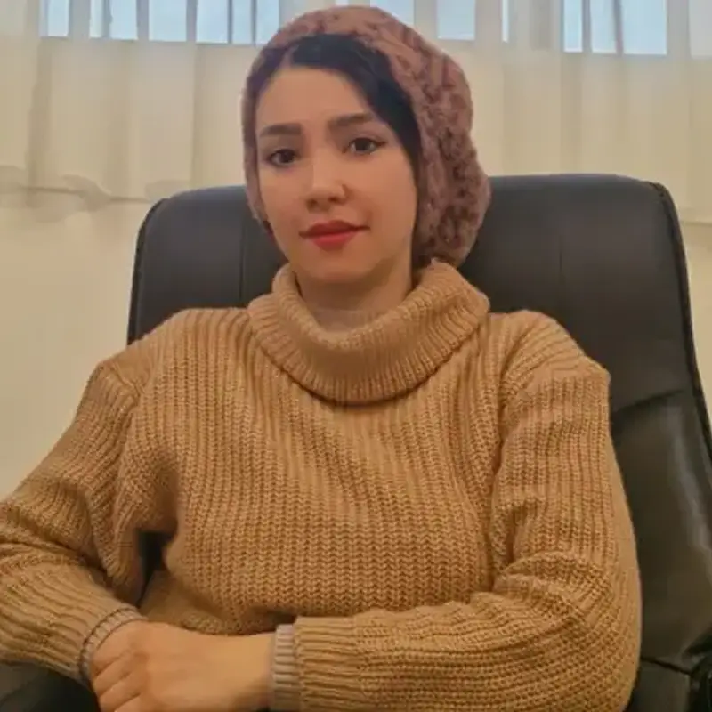 فائزه نصیری مربی دوره غذاهای رژیمی آموزشگاه کلید هنر اصفهان؛ متخصص غذاهای کم‌کالری و دسرهای بدون شکر
