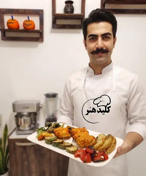هنرجو آموزشگاه اشپزی کلیدهنر در اصفهان